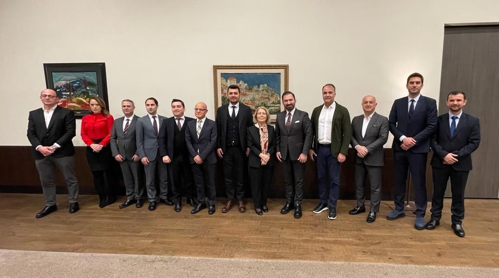 T.C. Podgoritsa Büyükelçisi Sayın Songül Ozan onuruna, Hilton Podgorica’da bir veda yemeği düzenlendi.