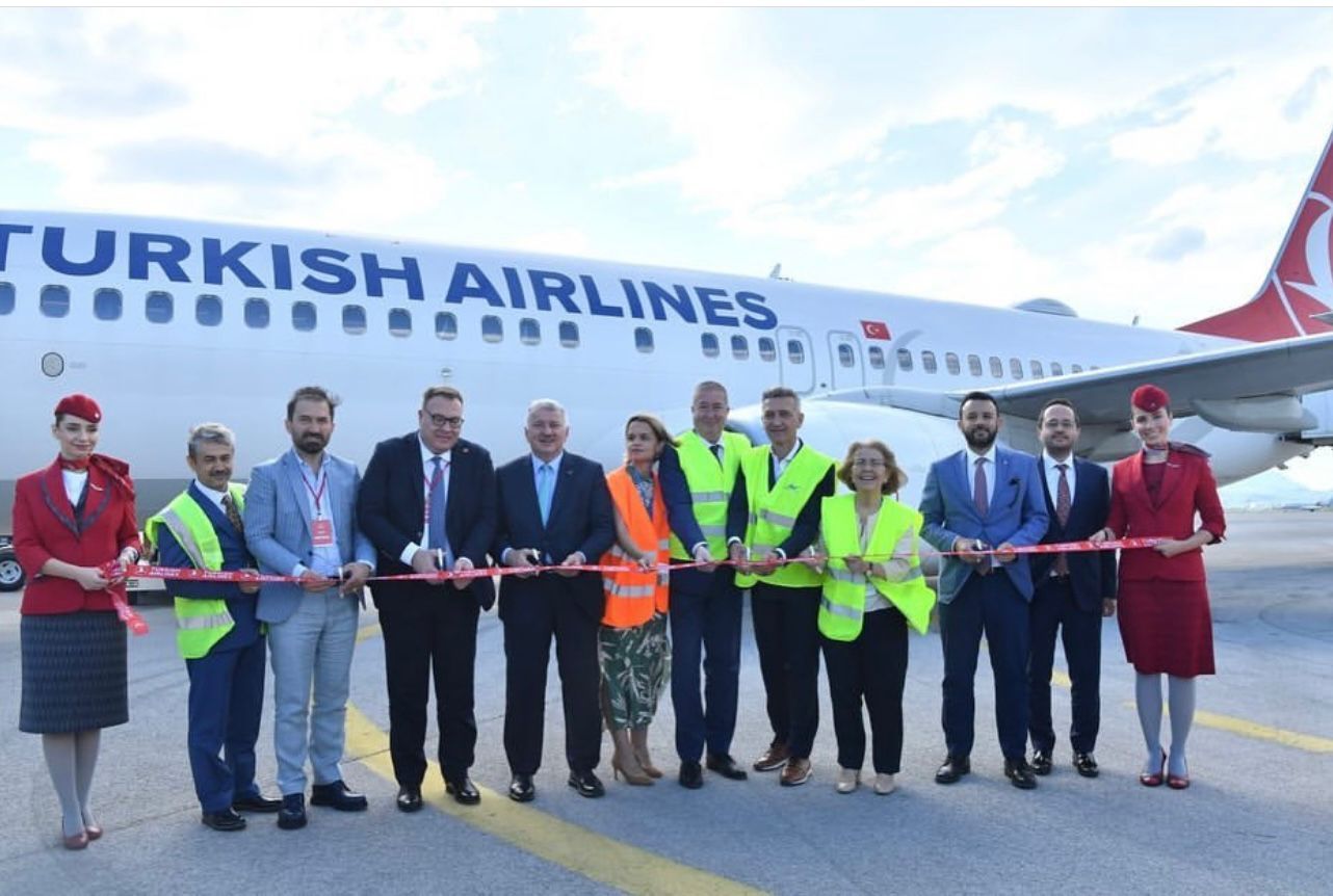 Karadağ Türkiye Büyükelçisi, Türkiye Karadağ büyükelçim ile birlikte katıldığım tören sonrası THY, Karadağ’ın sahil kenti Tivat’ı resmen uçuş ağına ekledi.