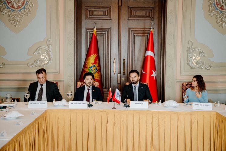 Abazović Türk yatırımcılarla görüştü: Karadağ'ın büyük yatırım potansiyeli var.