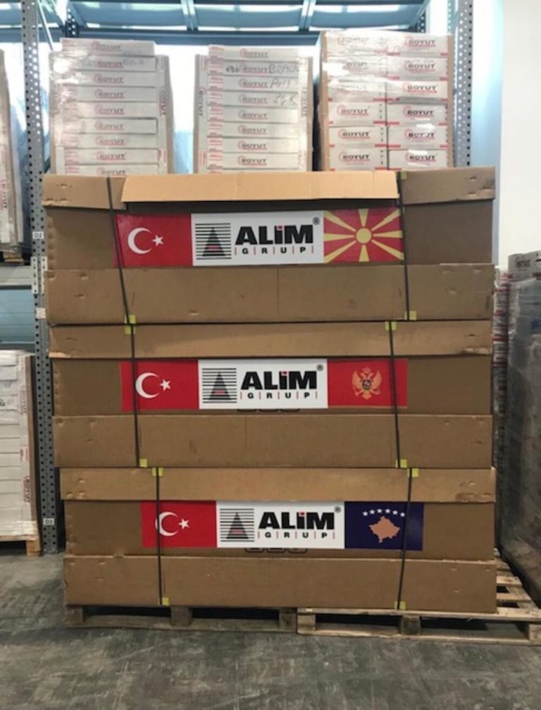 Alim: Benim görevim Karadağ'ın sağlık sistemine yardımcı olmak. Galeri