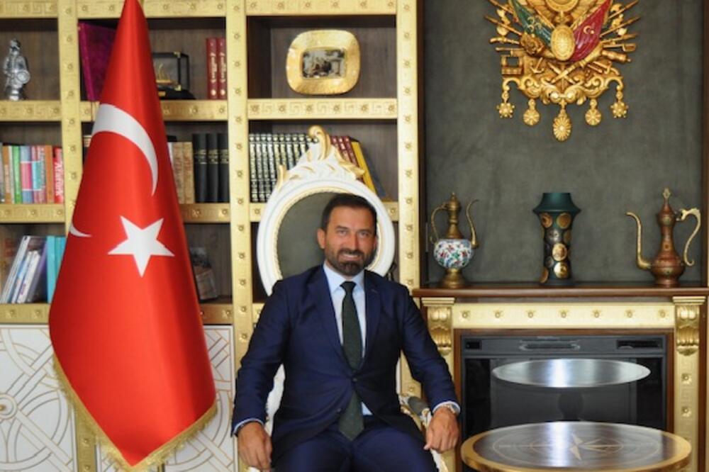 Alim: Benim görevim Karadağ'ın sağlık sistemine yardımcı olmak.